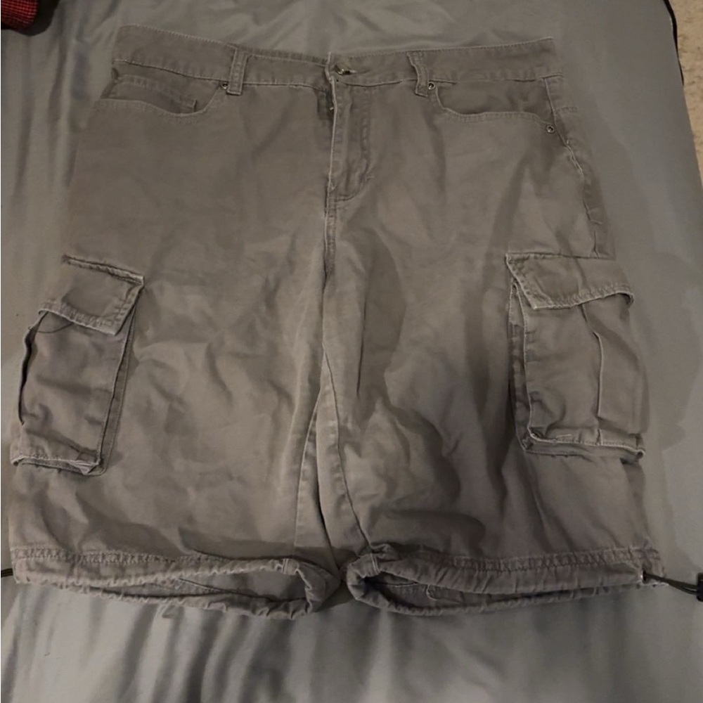 Hot Topic Gray Cargo Shorts Casual Style